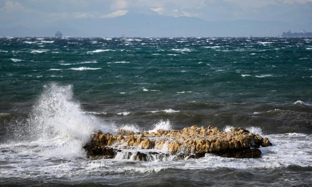 Καιρός: Αίθριος με ισχυρούς ανέμους στα 8 μποφόρ - Που θα βρέξει την Κυριακή του Πάσχα